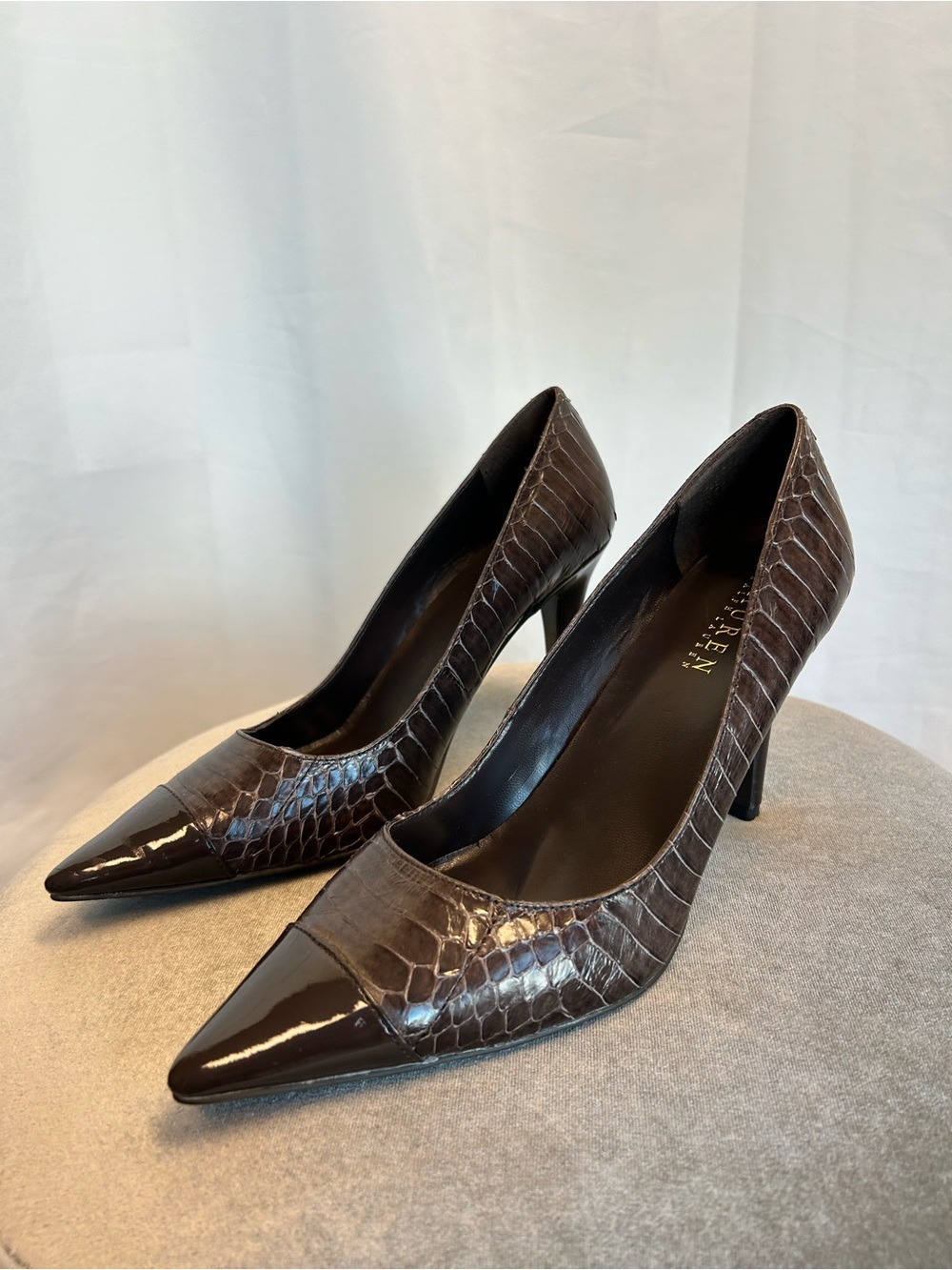 Lauren Ralph Lauren dark brown snake skin heels pumps patent toe cap Sz 8